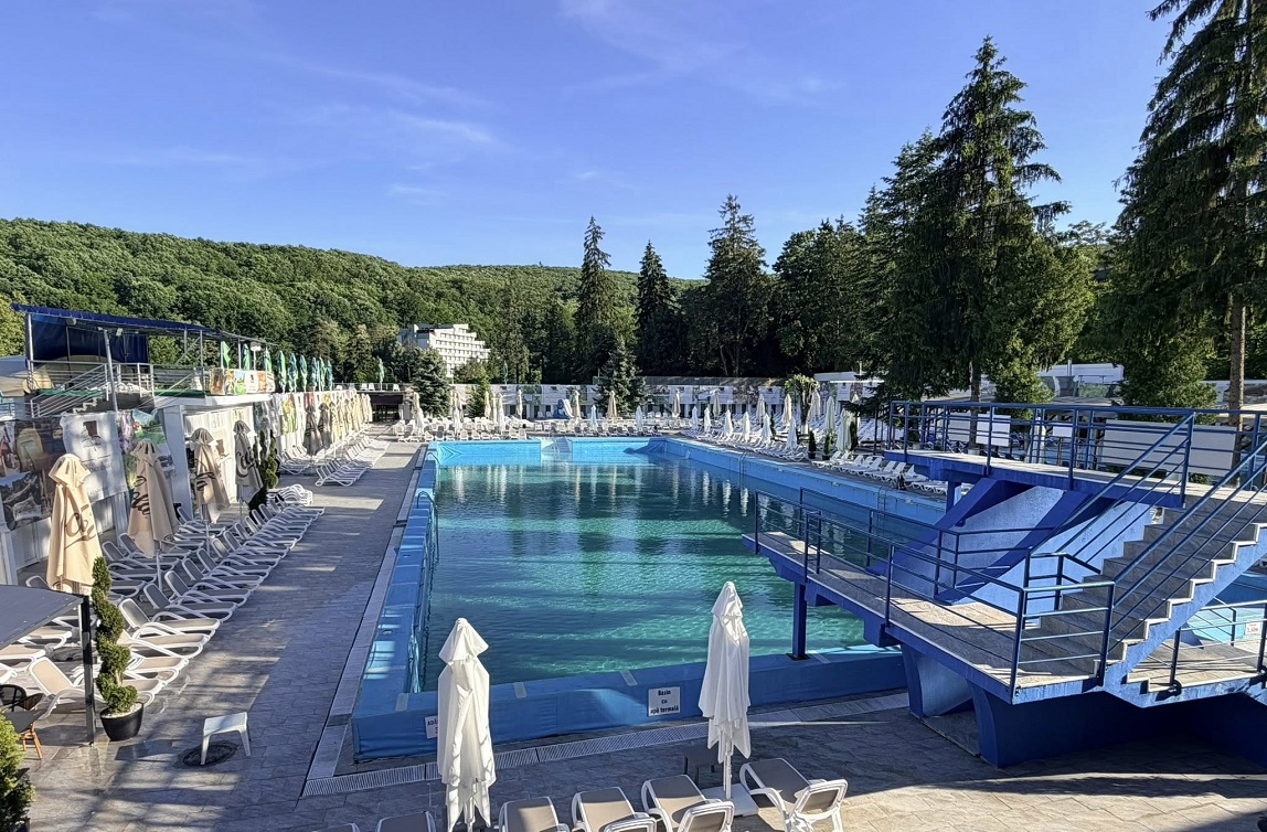 Se deschide sezonul estival la Geoagiu Băi. Stațiunea își așteaptă turiștii cu apă termală, atracții noi și relaxare!