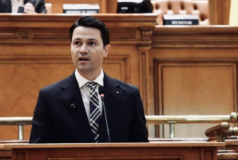 Robert Sighiartău: „Nicușor Dan a ales confruntarea cu PNL!” Deputatul liberal acuză o strategie comună cu PSD pentru îndepărtarea lui Ilie Bolojan