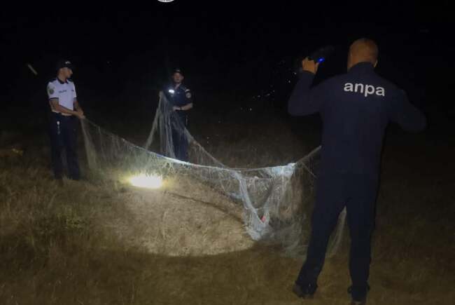 Un bărbat din Arad, bănuit de braconaj piscicol, a fost depistat de polițiști în apropierea râului Mureș!