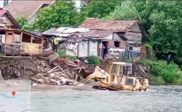 Primarul Bogdan Pivariu anunță noi măsuri împotriva poluării pe malul Someșului: Aproximativ 700 de tone de deșeuri au fost eliminate!