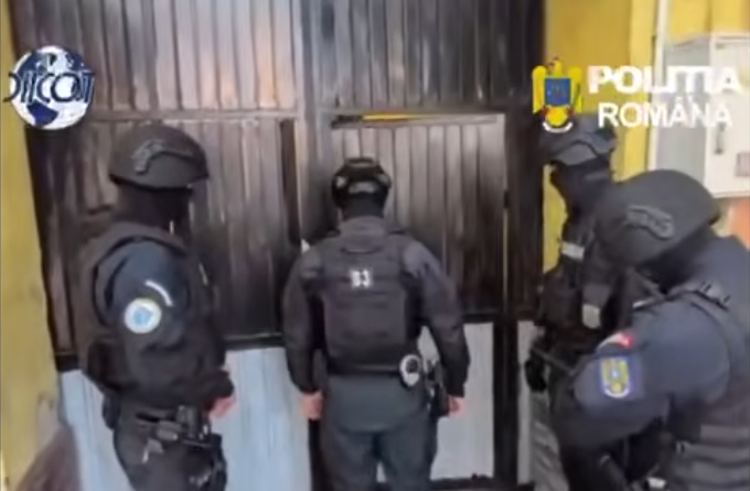 Percheziții în Bihor împotriva unei grupări care exploata persoane vulnerabile: Descinderi în Oradea, Salonta și în comunele Holod, Ceica, Tinca și Lăzăreni!