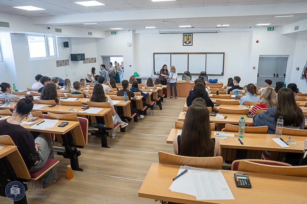 Concurență acerbă la UMF Cluj: peste 2.000 de candidați pentru 1.204 locuri