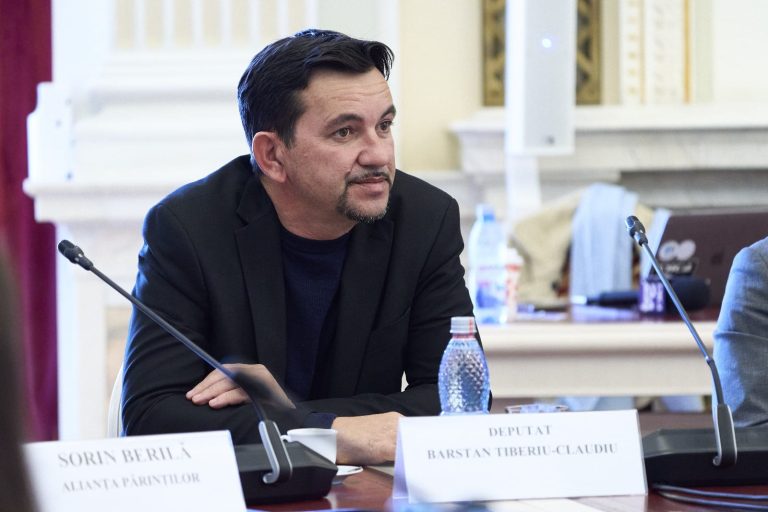 Deputatul Tiberiu Barstan salută adoptarea modificărilor la legea decarbonizării și cere promulgarea rapidă