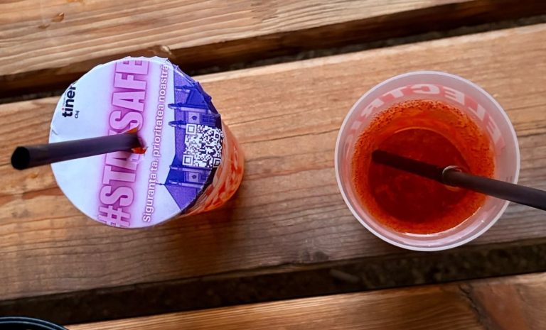 USR Cluj, avertisment pentru participanții la Untold: cum își pot proteja băuturile de „Drink Spiking”