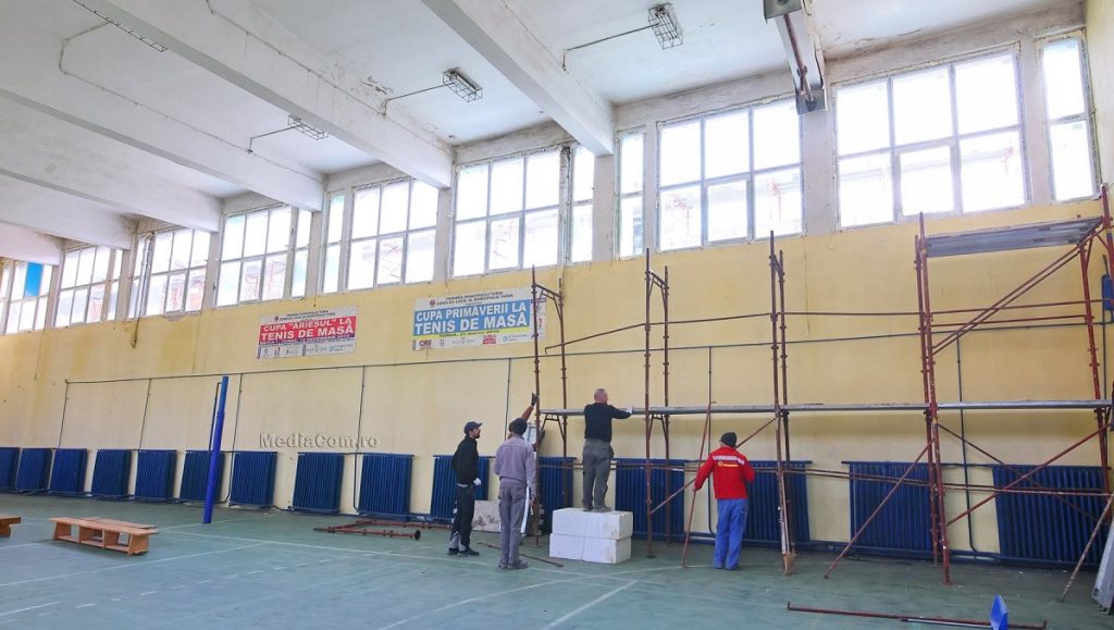 Investiție de aproape 10 milioane de lei la Turda. Sălile de sport ale mai multor școli, renovate și modernizate prin PNRR