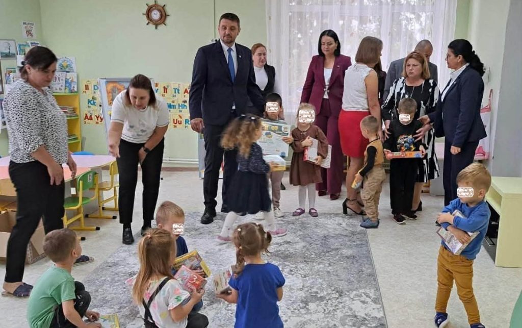 Scandal la Geoagiu pentru 7.500 de lei destinați copiilor din Republica Moldova. Primarul Ovidiu Vlad: „Punem noi banii!”