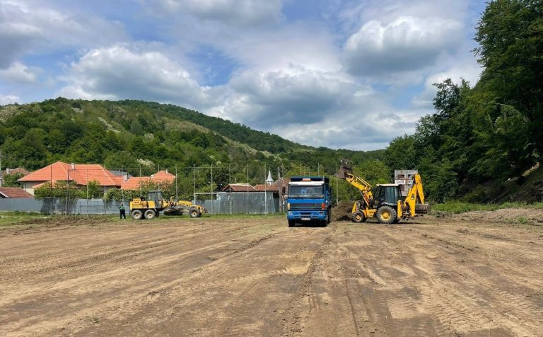 Încep lucrările la etapa a doua a bazei sportive de la Moneasa: Investiție de peste 800.000 de lei!