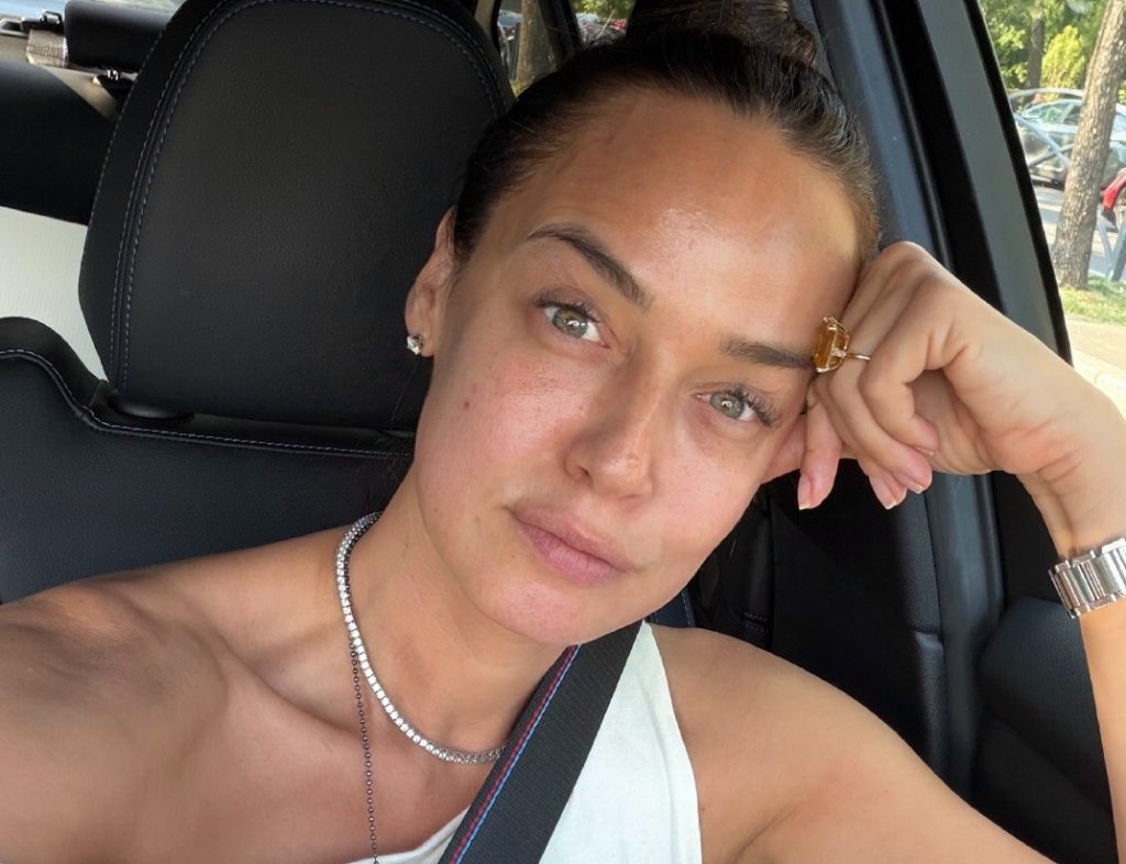 Andreea Raicu, mărturisire despre botox, diete și presiunea de a rămâne tânără: „Adevărata libertate vine când încetezi să te mai lupți cu tine”