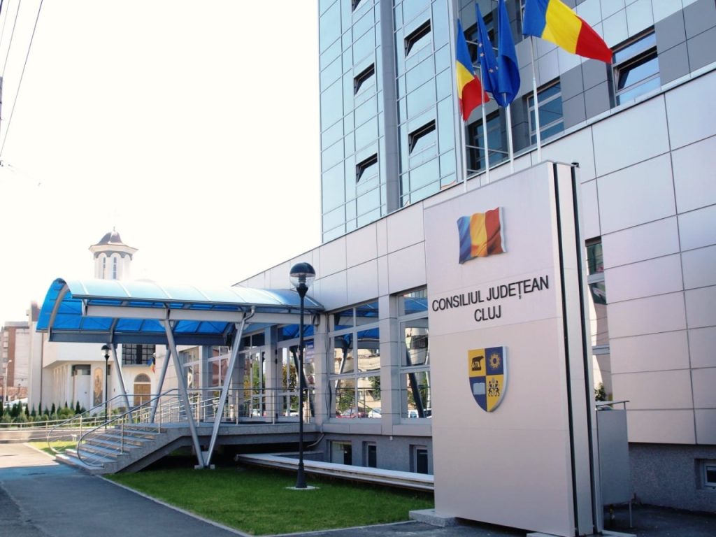 Injecție de fonduri pentru 16 comune din Cluj: 5,5 milioane de lei alocați de Consiliul Județean pentru școli, drumuri și rețele de apă