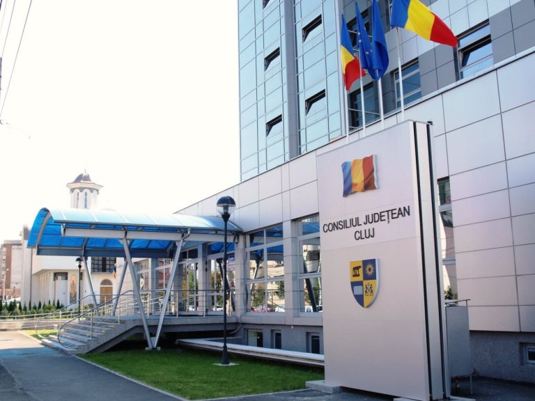Injecție de fonduri pentru 16 comune din Cluj: 5,5 milioane de lei alocați de Consiliul Județean pentru școli, drumuri și rețele de apă