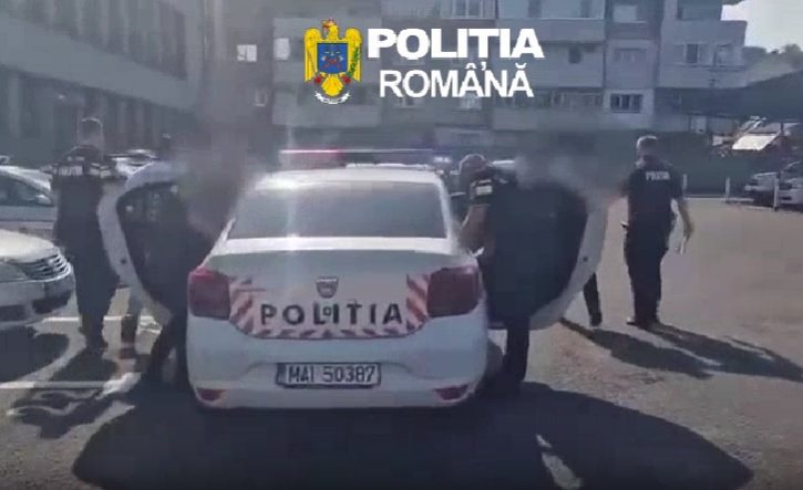Scandal violent la Tureni: patru bărbați, reținuți după o bătaie în care a fost folosită și o bâtă!