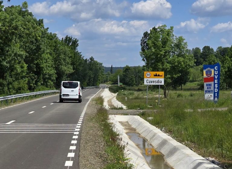 Restricții pentru camioanele de peste 20 de tone pe două drumuri județene din Arad: Măsura va fi valabilă doi ani!