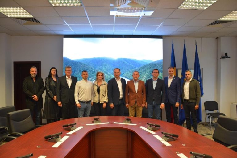 Clujul face un nou pas înspre eliminarea birocrației pentru investitori: Consiliul Județean Cluj se implică în digitalizarea procesului de obținere a licențelor industriale