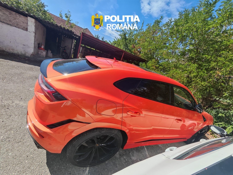 Mașină de lux de 300.000 de euro, căutată de autoritățile din Cehia, descoperită în Arad: La volan era o tânără de 27 de ani!