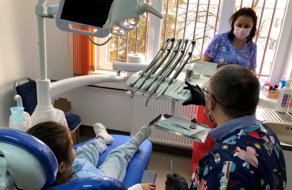 DAS Deva pregătește cabinetele medicale din școli și grădinițe pentru noul an școlar. Materiale sanitare de peste 11.500 de lei