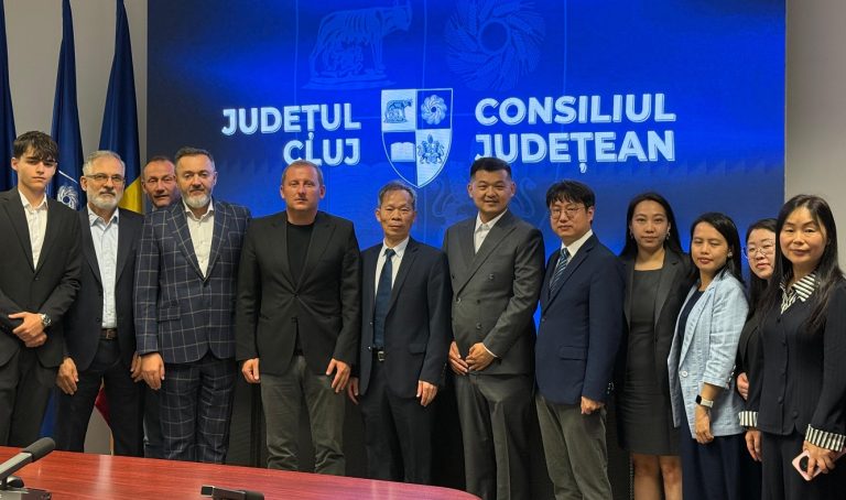 Investitori din China, în vizită la Consiliul Județean Cluj. Radu Rațiu: „Există pentru Cluj un interes crescut din partea potențialilor investitori străini”