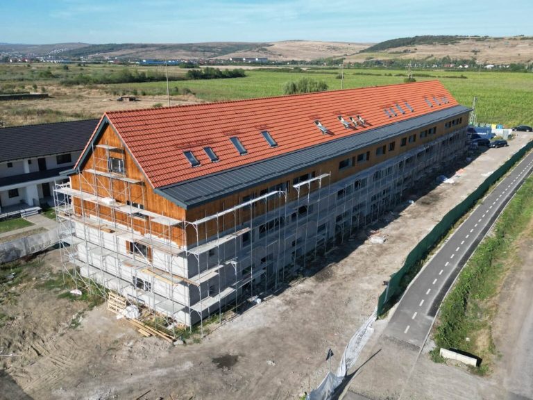 Investiții de 46,5 milioane de lei în Jucu! Sala de sport, creșa și locuințele sociale, în diferite stadii de execuție