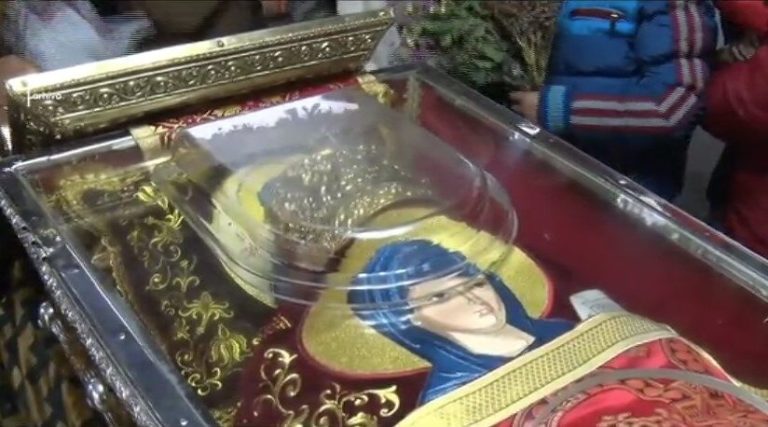 Sfânta Parascheva, sărbătorită pe 14 octombrie. Tradiții, superstiții și obiceiuri: ce nu este bine să faci de Sfânta Vineri și cum se spune că poți afla cât de grea va fi iarna