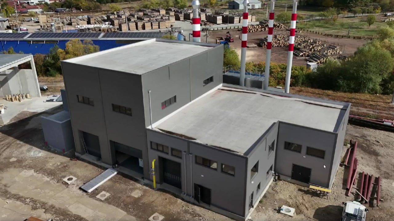 Căldura vine în Brad din noua centrală termică, la același preț pentru populație