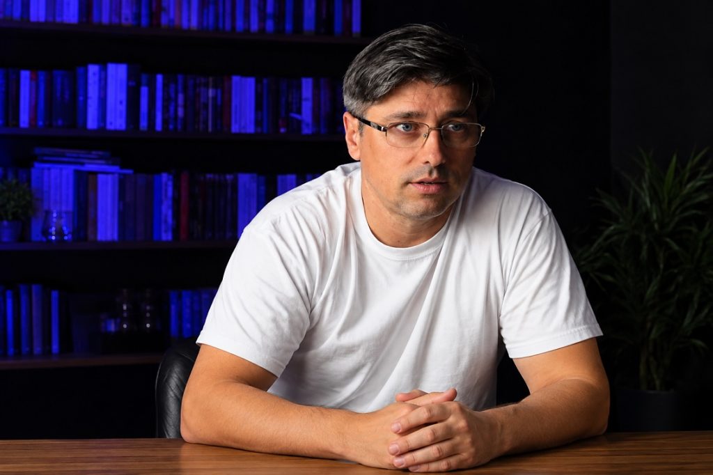Scenă rotativă, operă și „O scrisoare pierdută” la 80 de ani: ce urmează pentru clădirea teatrului din Turda?