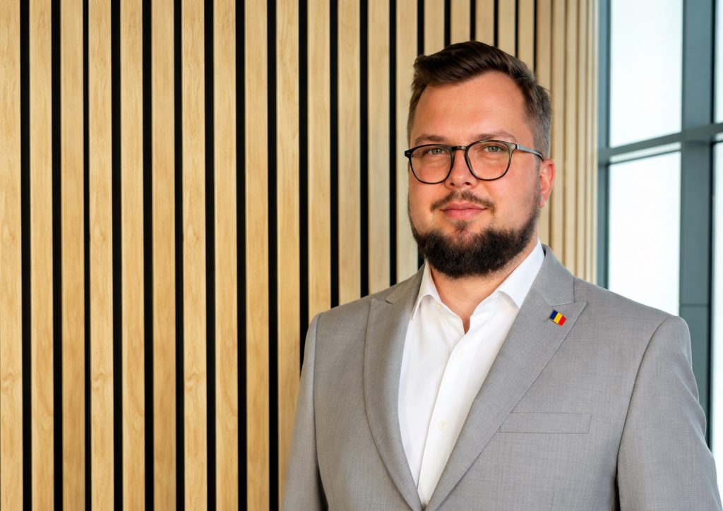 Horea Boțoc: „Cât de sigur mai este un loc de muncă într-o epocă a restructurărilor?”