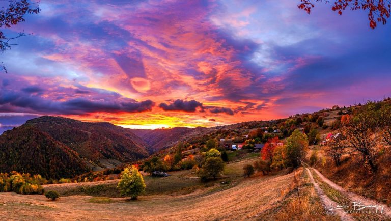 Apus ireal de frumos la Mărișel! Levi Bagy a surprins unul dintre cele mai spectaculoase peisaje din Munții Apuseni