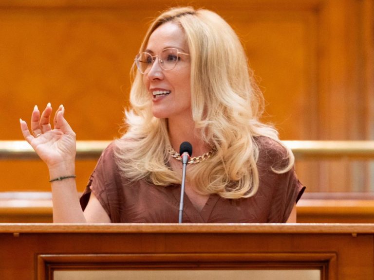Ioana Ramona Bruynseels, acuzații dure în Parlament: „Pacientul este lăsat mereu singur în fața greutăților”